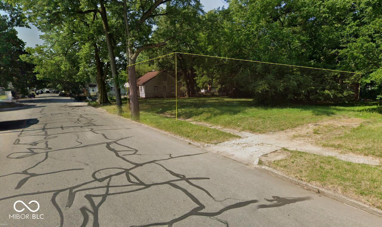 1333 Huey Street South Bend IN 46628