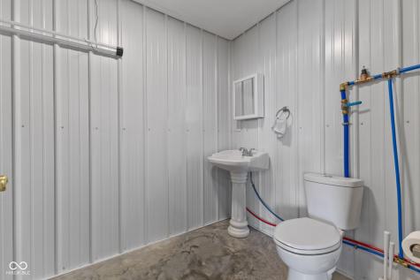 8172 E Ash Road Bloomfield IN 47424