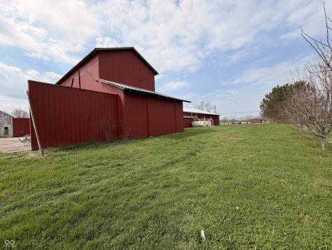 6475 N 300 E Whiteland IN 46184