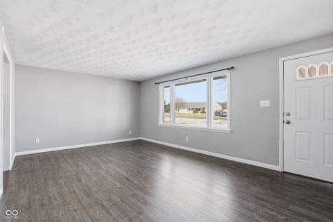 5717 - 5721 W Sr 132 Pendleton IN 46064