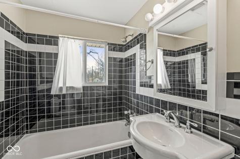 525 E 52nd Street Indianapolis IN 46205
