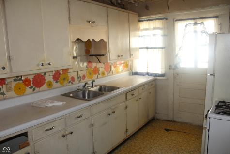 32 S Chester Avenue Indianapolis IN 46201