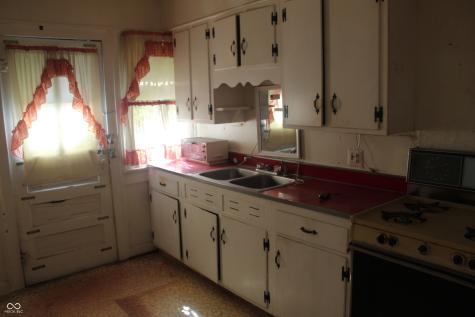 32 S Chester Avenue Indianapolis IN 46201