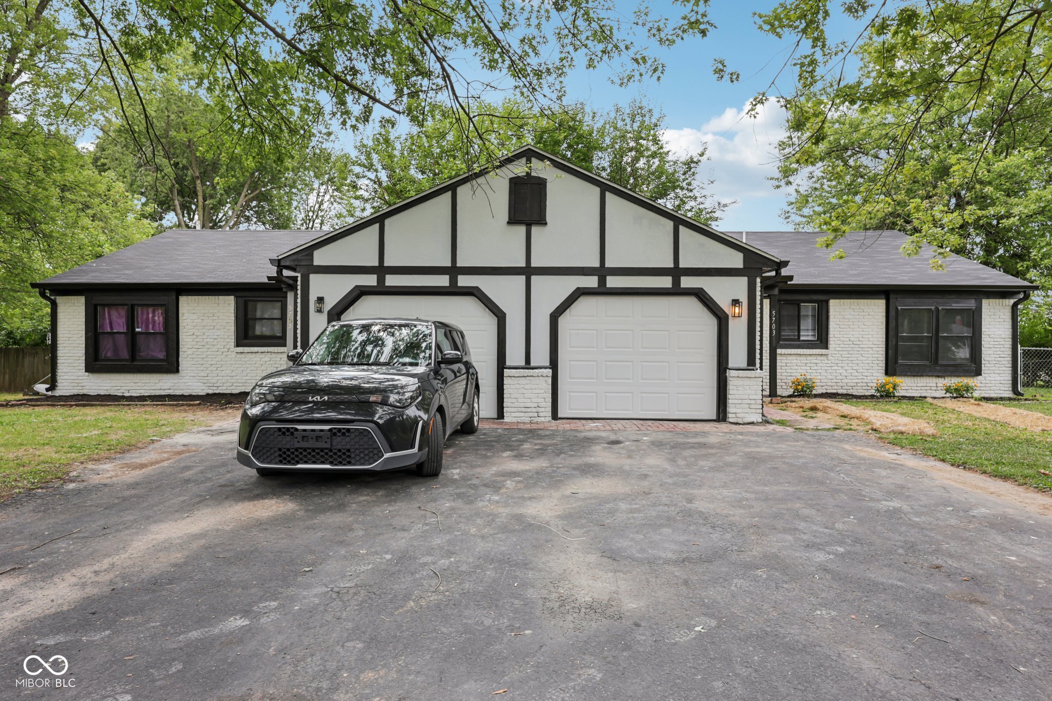 5703 E 17th Street Indianapolis IN 46218