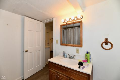 59-61 E Washington Street Mooresville IN 46158