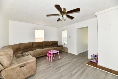 59-61 E Washington Street Mooresville IN 46158
