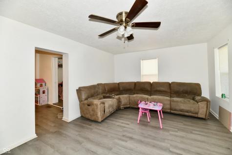 59-61 E Washington Street Mooresville IN 46158