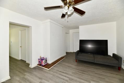59-61 E Washington Street Mooresville IN 46158