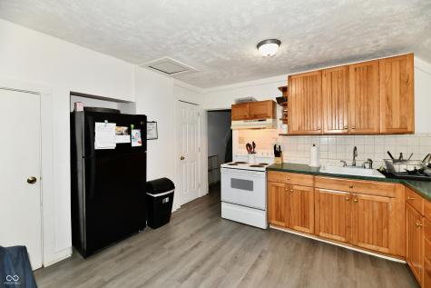 59-61 E Washington Street Mooresville IN 46158