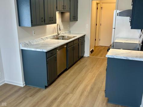 616-618 Hillcrest Circle Seymour IN 47274
