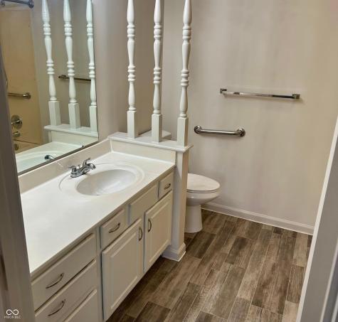 616-618 Hillcrest Circle Seymour IN 47274