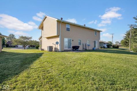 616-618 Hillcrest Circle Seymour IN 47274