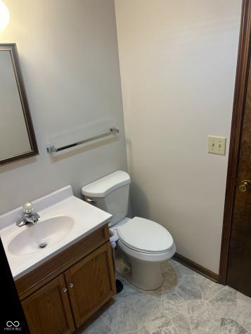 616-618 Hillcrest Circle Seymour IN 47274
