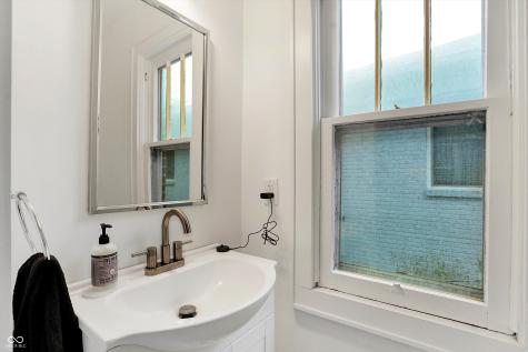 428 E 49th Street Indianapolis IN 46205