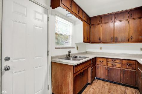 2281 N Lesley Avenue Indianapolis IN 46218