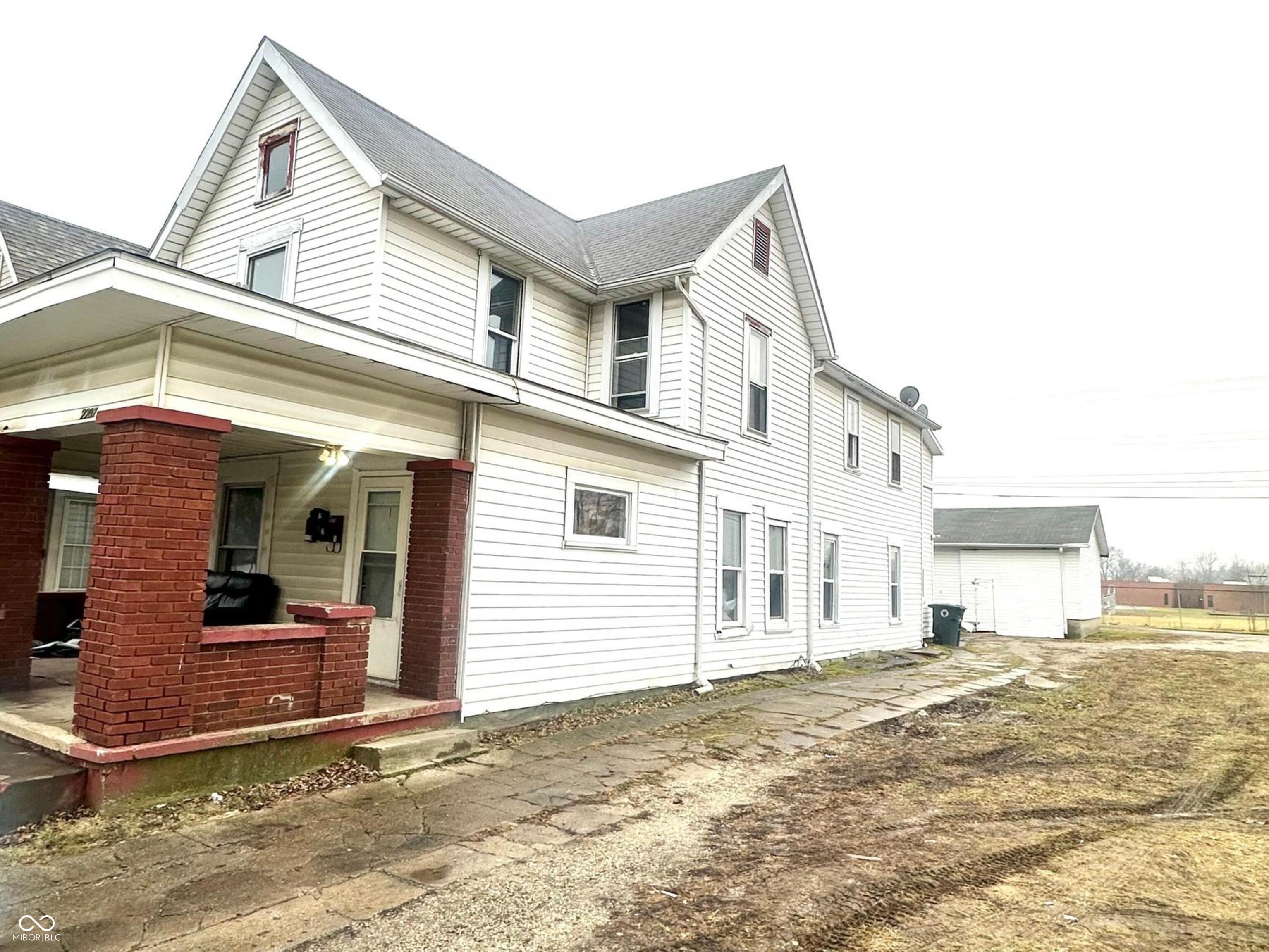 2207 S Walnut Street Muncie IN 47302
