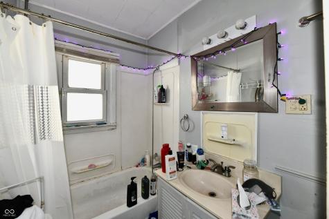 5623 E 18th Street Indianapolis IN 46218