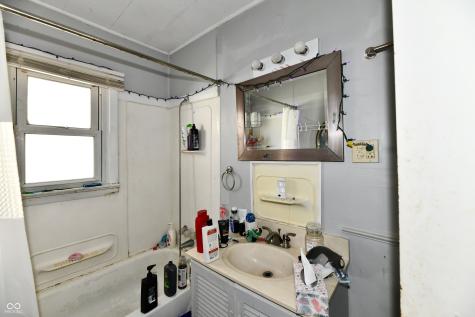 5623 E 18th Street Indianapolis IN 46218
