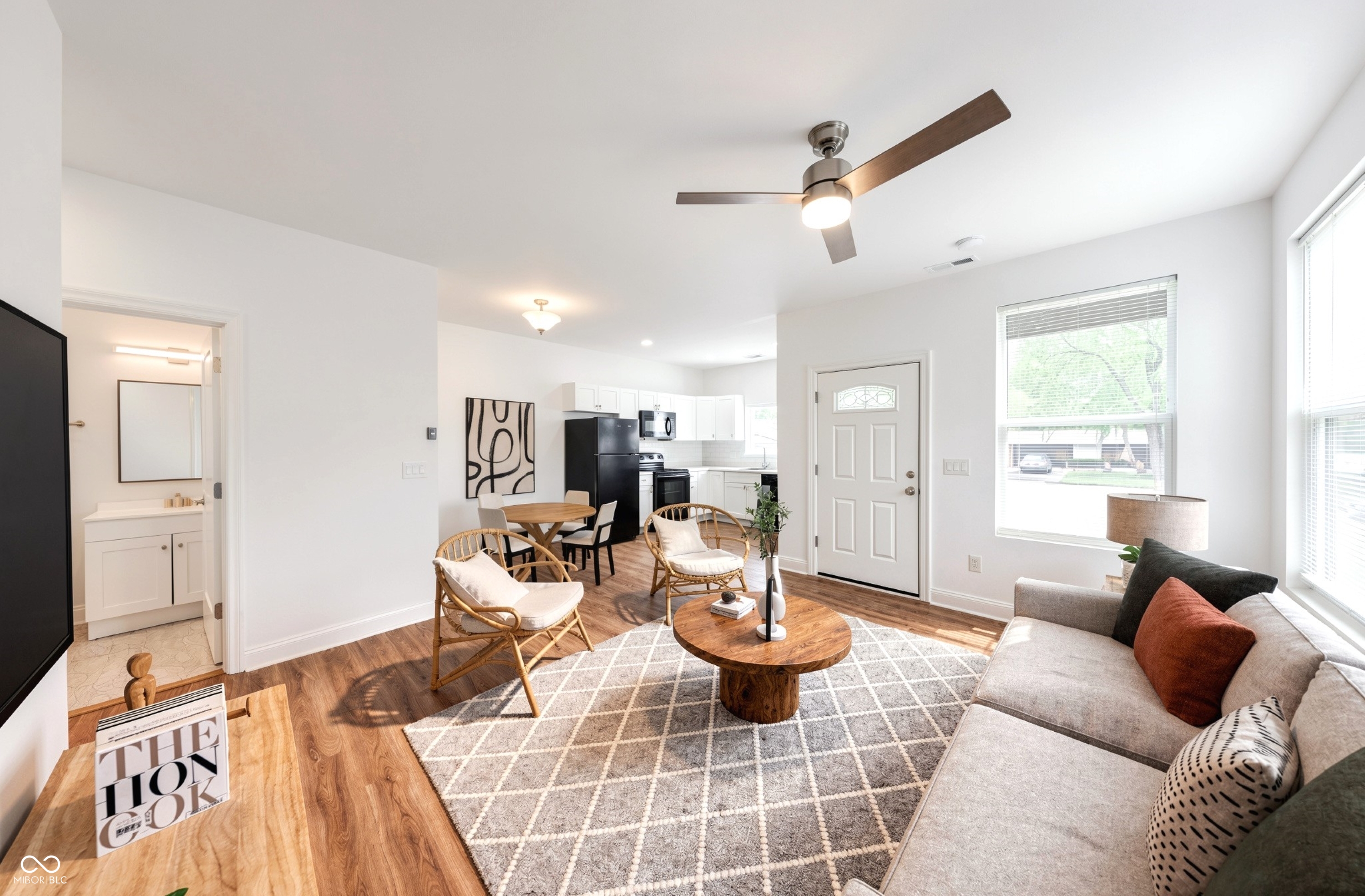 3915 N Hawthorne Lane Indianapolis IN 46226