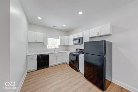 3915 N Hawthorne Lane Indianapolis IN 46226