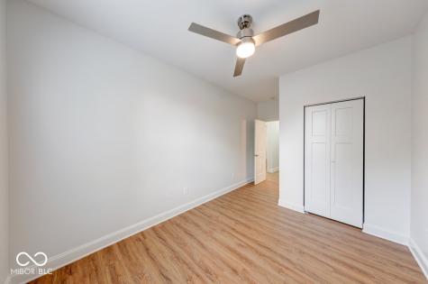 3915 N Hawthorne Lane Indianapolis IN 46226
