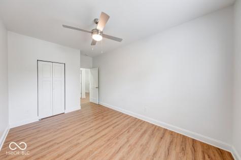 3915 N Hawthorne Lane Indianapolis IN 46226