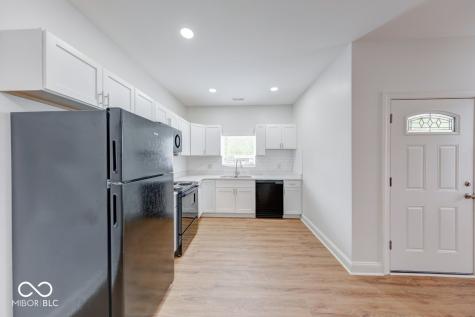 3915 N Hawthorne Lane Indianapolis IN 46226