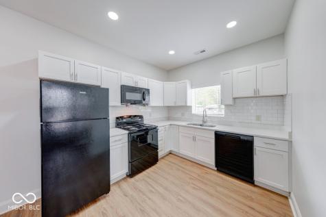 3915 N Hawthorne Lane Indianapolis IN 46226