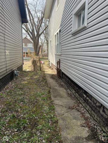 412 N Oakland Avenue Indianapolis IN 46201