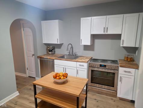 955 N Bosart Avenue Indianapolis IN 46201