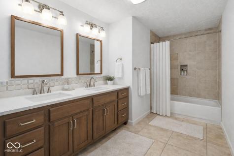 8121 N Fox Hollow Road Bloomington IN 47408