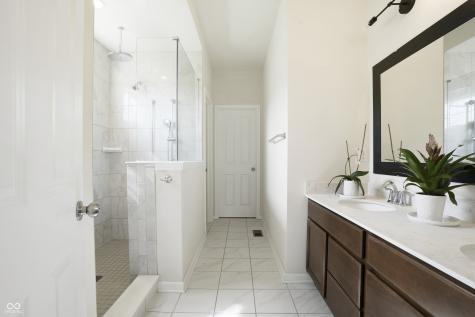 5218 Sweetwater Drive Noblesville IN 46062