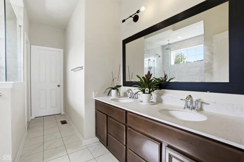 5218 Sweetwater Drive Noblesville IN 46062