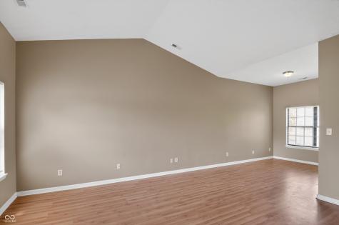 8809 Country Lane Court Indianapolis IN 46217