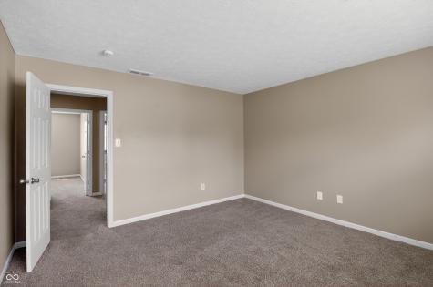 8809 Country Lane Court Indianapolis IN 46217