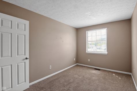 8809 Country Lane Court Indianapolis IN 46217