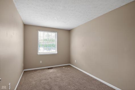 8809 Country Lane Court Indianapolis IN 46217
