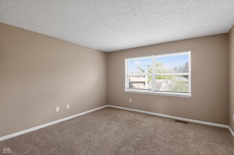 8809 Country Lane Court Indianapolis IN 46217