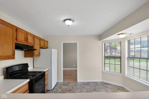 8809 Country Lane Court Indianapolis IN 46217