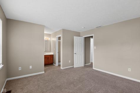 8809 Country Lane Court Indianapolis IN 46217
