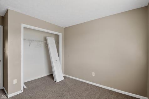8809 Country Lane Court Indianapolis IN 46217