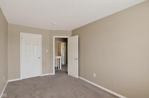 8809 Country Lane Court Indianapolis IN 46217