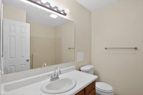 8809 Country Lane Court Indianapolis IN 46217