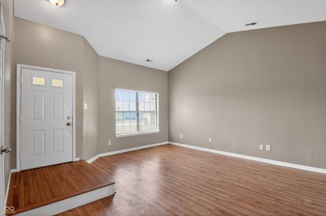 8809 Country Lane Court Indianapolis IN 46217