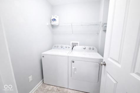 8332 Welder Place Indianapolis IN 46237