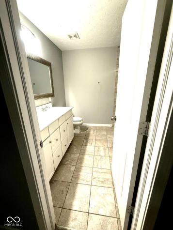 8332 Welder Place Indianapolis IN 46237