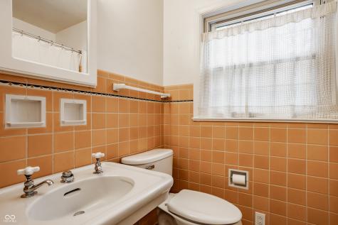 5833 Winthrop Avenue Indianapolis IN 46220