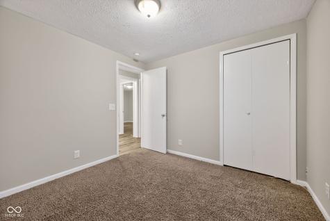 9254 E 39th Place Indianapolis IN 46235