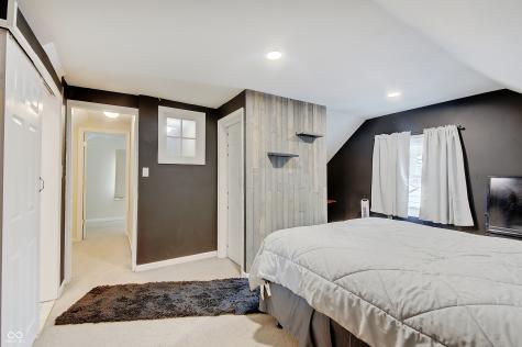 73 S 3rd Avenue Beech Grove IN 46107