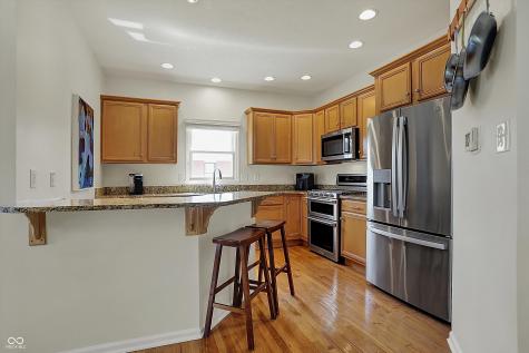 2037 Rhettsbury Street Carmel IN 46032